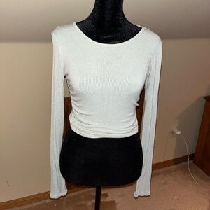 Alo cropped light green shirt